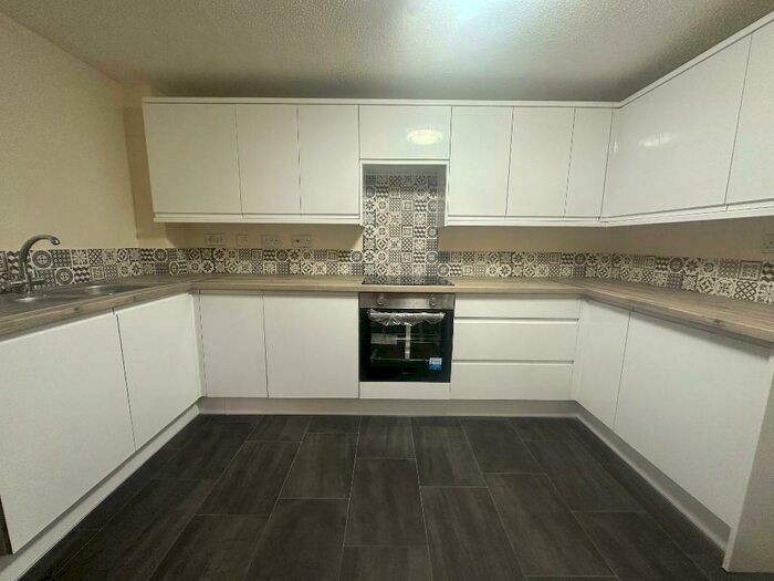 2 Bedroom Apartment To Rent In - Hagley Road, Edgbaston, Birmingham, B16