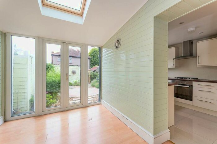 1 Bedroom Flat To Rent In Greenford Avenue, Hanwell, London, W7