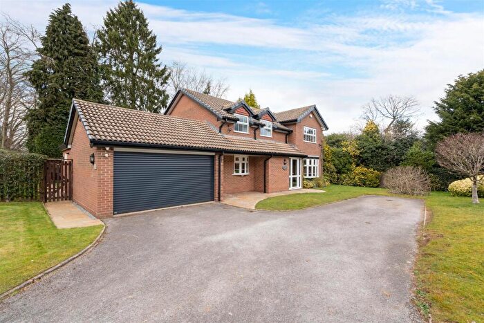 4 Bedroom Detached House To Rent In Greyfriars Close, Solihull, B92