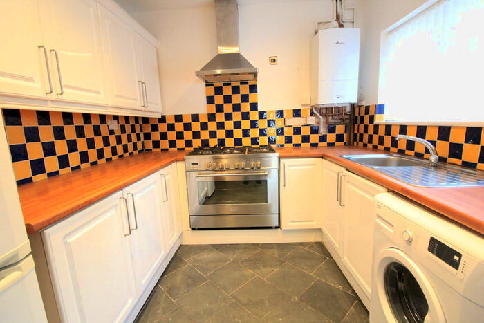3 Bedroom Terraced House To Rent In Sneinton Boulevard, Nottingham, NG2