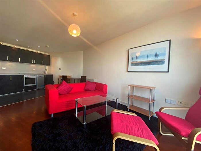 2 Bedroom Apartment To Rent In Altolusso, Bute Terrace, Cardiff City Centre, CF10