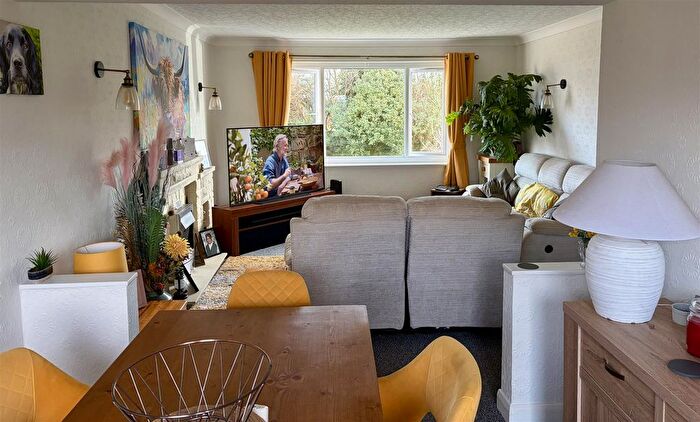 3 Bedroom Property To Rent In Mill View, Waltham, Grimsby, DN37