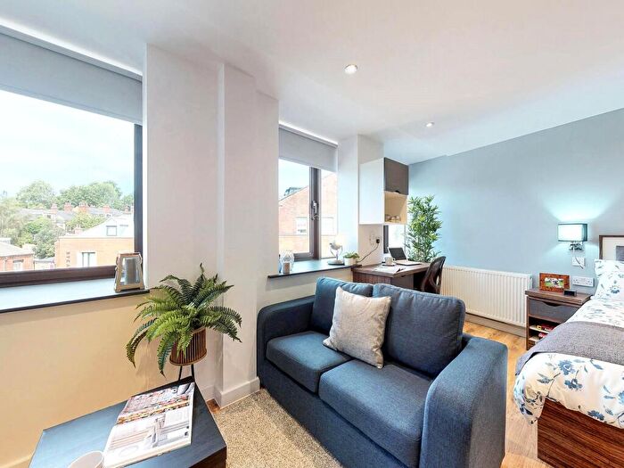 Apartment To Rent In Apt, Ribbon Residence #, LS3