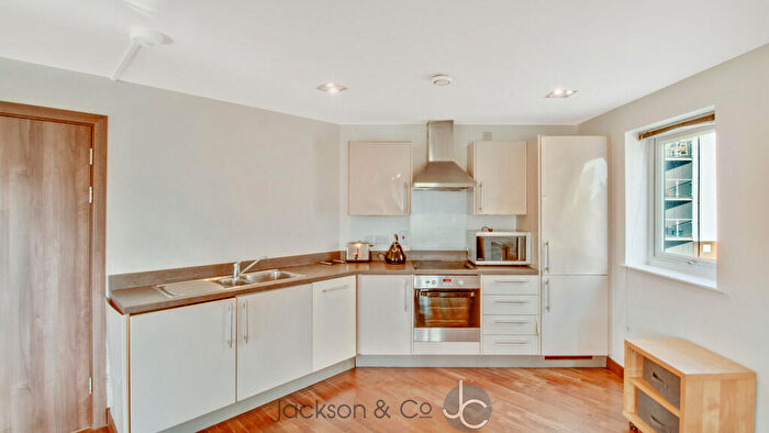 2 Bedroom Apartment To Rent In Sail House, Ship Wharf, CO2