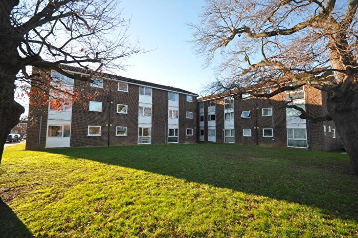 2 Bedroom Flat To Rent In Lupin Drive, Chelmsford, Essex, CM1