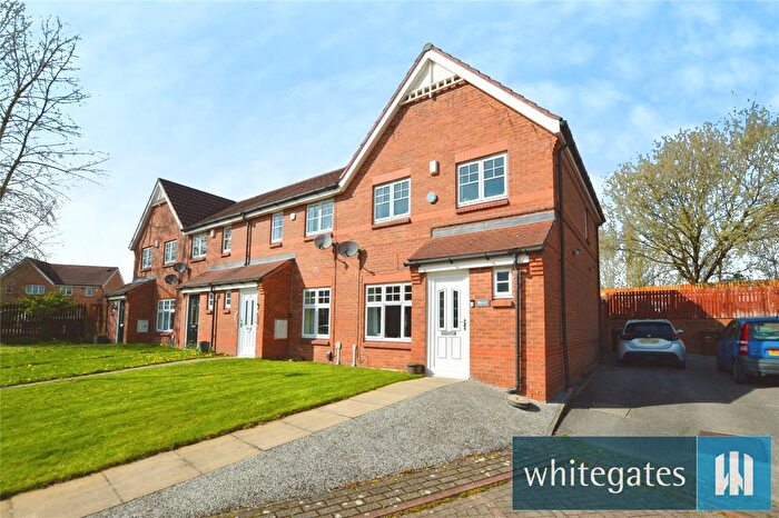 3 Bedroom End Terrace House For Sale In Tavistock Park, Leeds, West Yorkshire, LS12