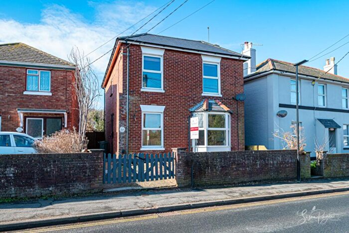 4 Bedroom Detached House For Sale In New Road, Brading, PO36