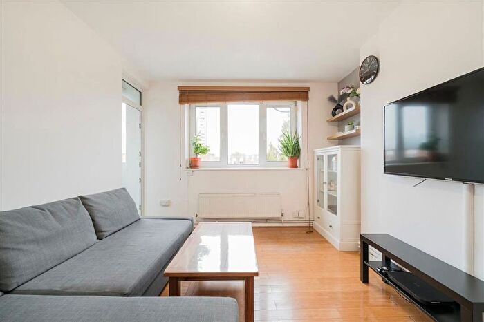 3 Bedroom Flat For Sale In Canrobert Street, Bethnal Green, E2