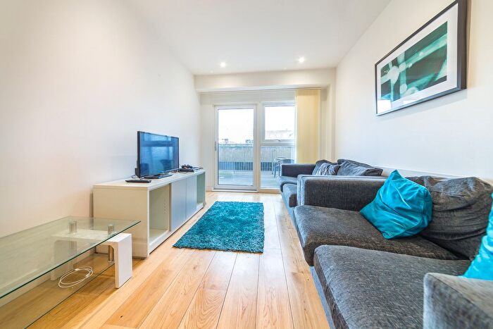 1 Bedroom Flat To Rent In Central House, Lampton Road, Hounslow, TW3