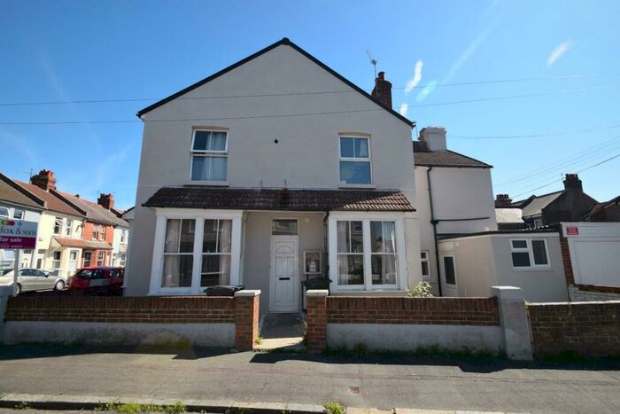 2 Bedroom Apartment To Rent In Albion Road, Eastbourne, BN22