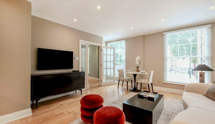 1 Bedroom Flat To Rent In Grosvenor Street, Mayfair, London, W1K