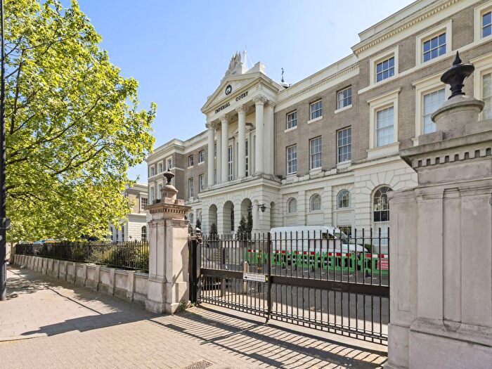 3 Bedroom Flat For Sale In Kennington Lane, London, SE11