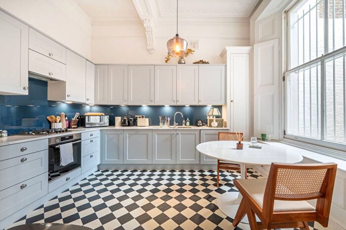 2 Bedroom Flat For Sale In Linden Gardens, Notting Hill Gate, London, W2