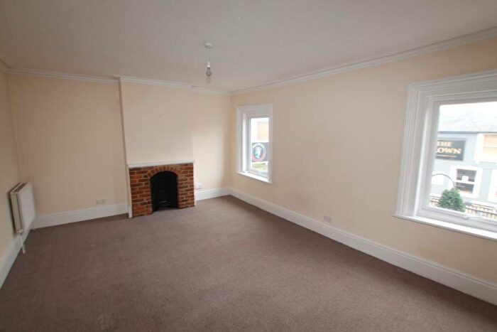 1 Bedroom Flat To Rent In Knaphill, GU21