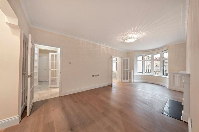 2 Bedroom Apartment For Sale In William Court, Hall Road, St John's Wood, London, NW8