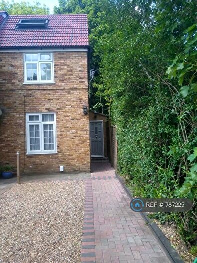 2 Bedroom End Of Terrace House To Rent In Boxley Road, Morden, SM4