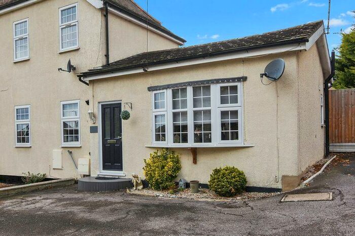 1 Bedroom Ground Flat To Rent In Chadwick Road, Westcliff-On-Sea, SS0