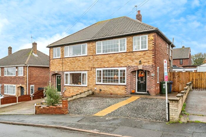 3 Bedroom Semi Detached House For Sale In St. Pauls Parade, Scawsby, Doncaster, DN5