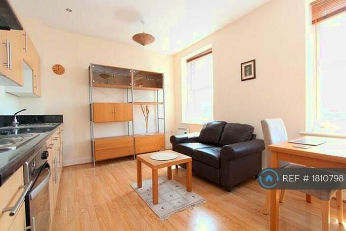 1 Bedroom Flat To Rent In Mcilroys Building, Central Reading, RG1