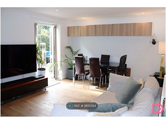 1 Bedroom Flat To Rent In Pavilion Mansions, London, SW9