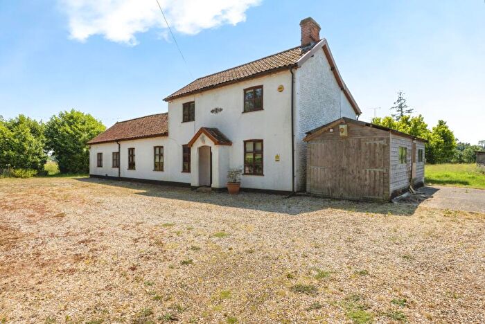 4 Bedroom Detached House For Sale In Watton Road, Shropham, Norfolk, NR17