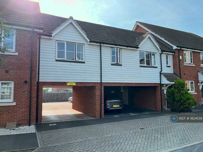 2 Bedroom Flat To Rent In Chancel Drive, Wainscott, Rochester, ME3