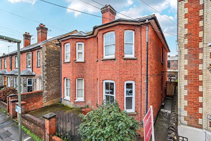 1 Bedroom Flat For Sale In Martyr Road, Guildford, GU1