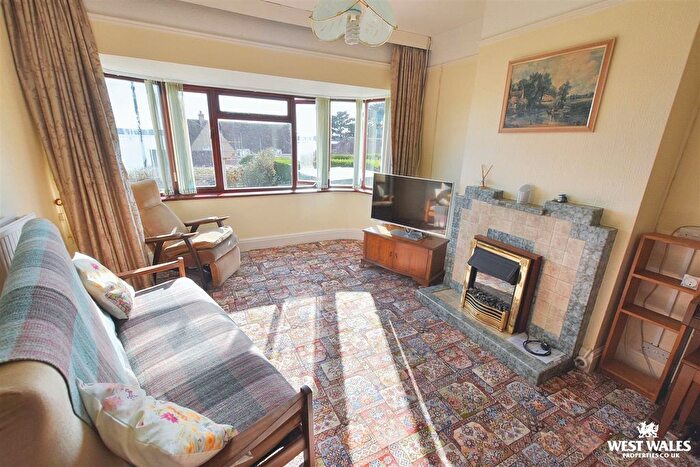 2 Bedroom Detached Bungalow For Sale In Hayston Avenue, Hakin, Milford Haven, SA73