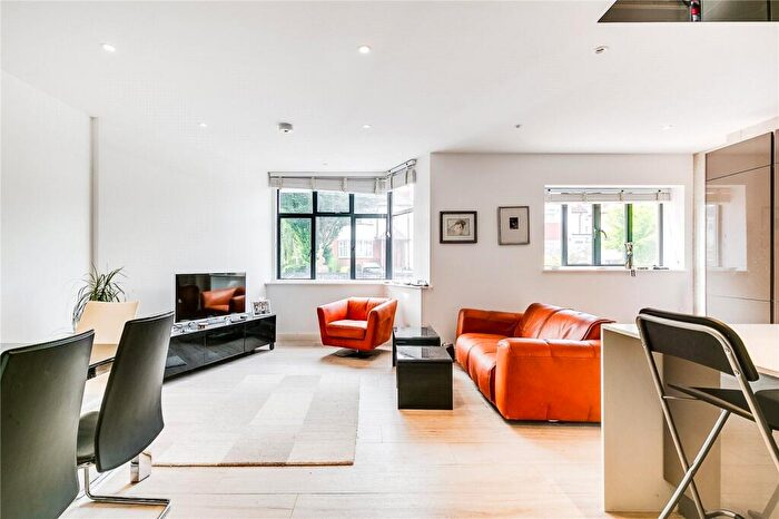 2 Bedroom Apartment To Rent In Middleton Road, Golders Green, NW11