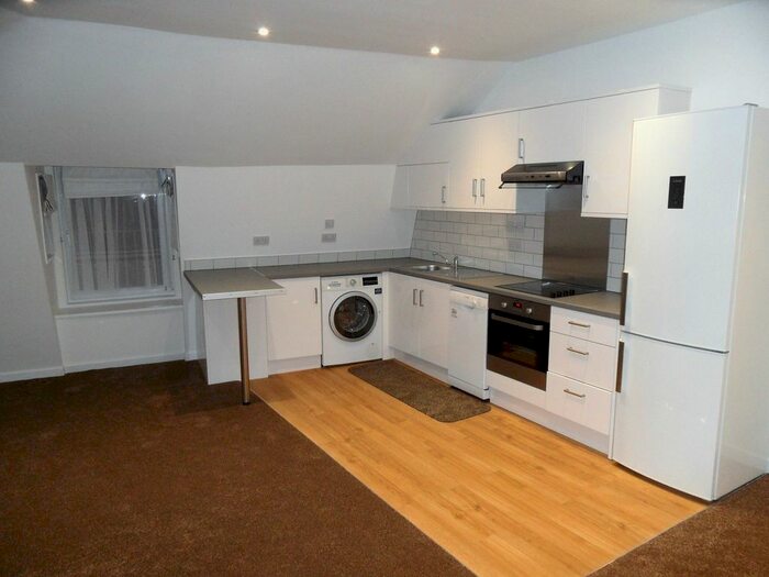1 Bedroom Flat To Rent In Lessingham Avenue, Tooting, SW17