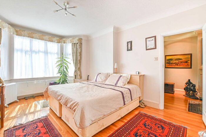 5 Bedroom Semi-Detached House For Sale In Peter Avenue, Willesden Green, London, NW10