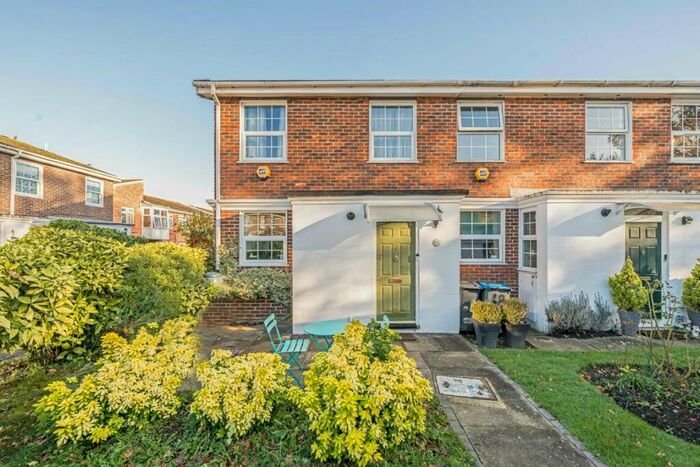 3 Bedroom Terraced House To Rent In Spinney Close, New Malden, KT3