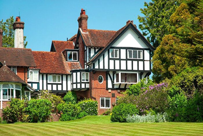 2 Bedroom Flat For Sale In Trulls Hatch, Argos Hill, Rotherfield, East Sussex, TN6