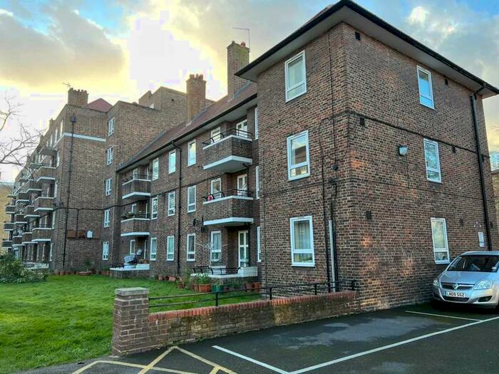 5 Bedroom Flat To Rent In Horton House, Vauxhall, SW8