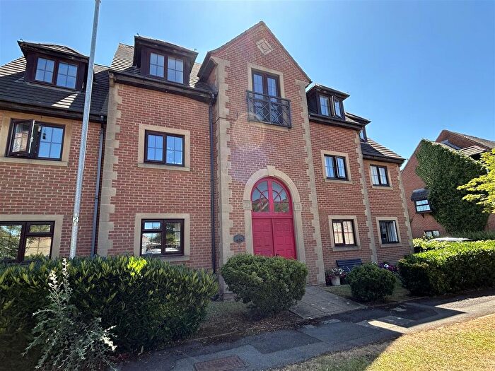1 Bedroom Flat To Rent In Hay Leaze, Yate, Bristol, BS37