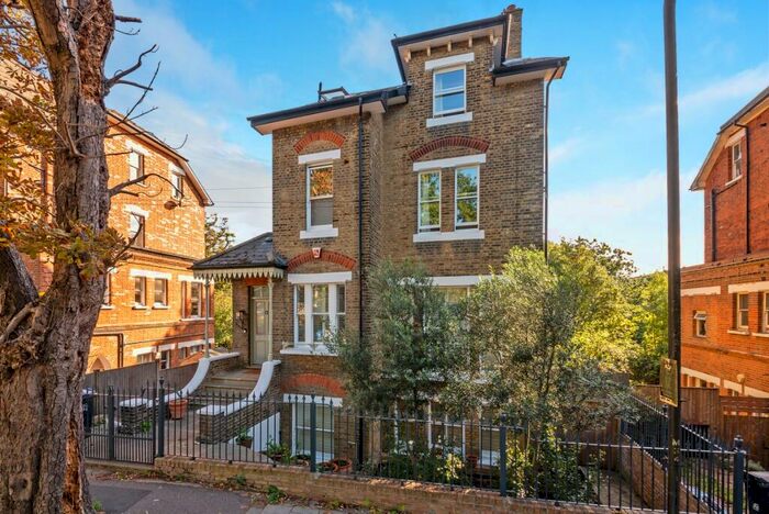 5 Bedroom Detached House To Rent In Maberley Road London, SE19