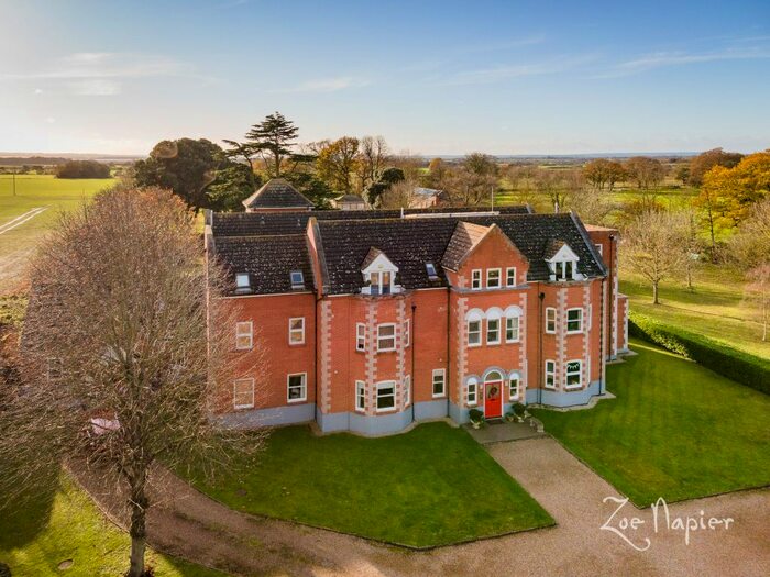 2 Bedroom Flat For Sale In Back Road, Tolleshunt D'arcy, Maldon CM9