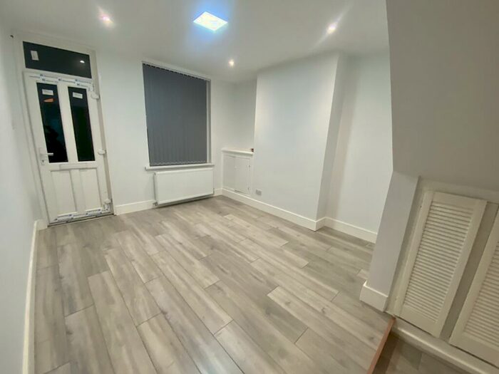 3 Bedroom House To Rent In Rowan Street, LE3