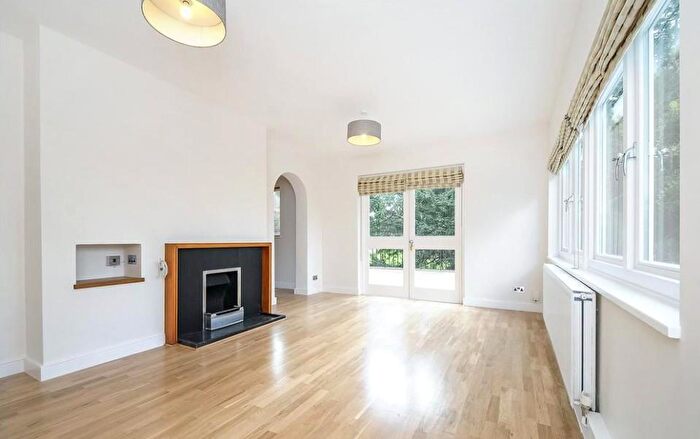 4 Bedroom Detached House To Rent In West Heath Road, Hampstead, London, NW3