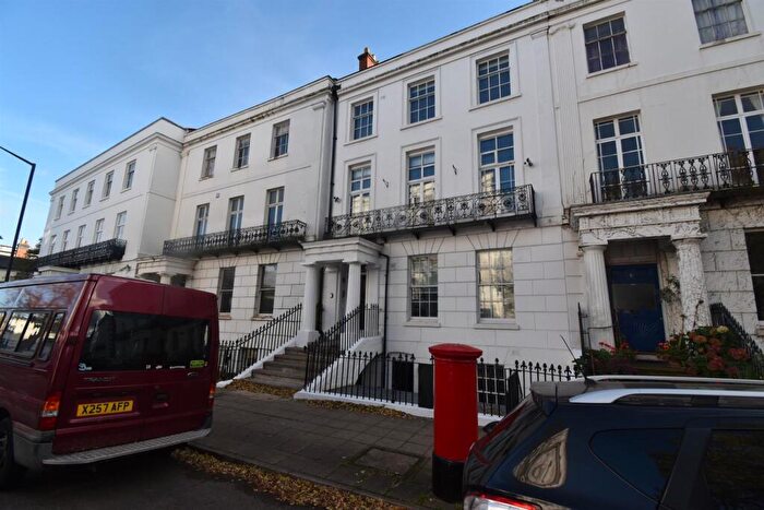 2 Bedroom Flat To Rent In Clarendon Square, Leamington Spa, CV32