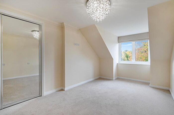 1 Bedroom Flat For Sale In Chiltern Lodge, Princes Risborough, HP27