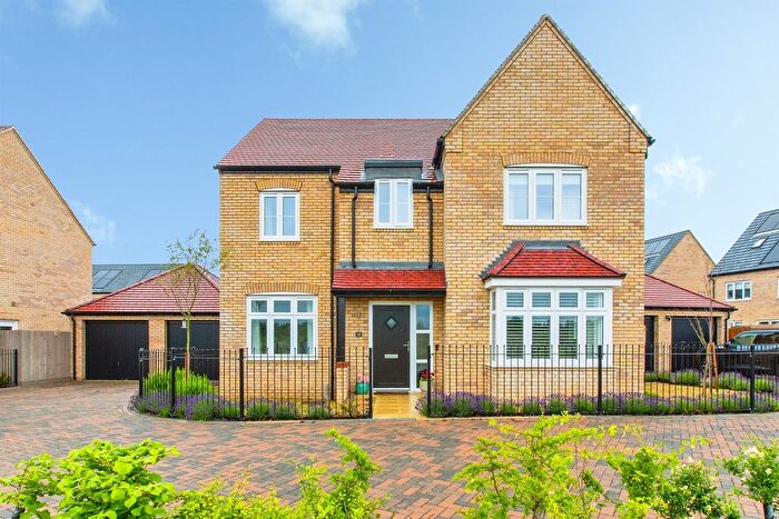 5 Bedroom Detached House For Sale In Marshall Way, West Cambourne, Cambridge, CB23