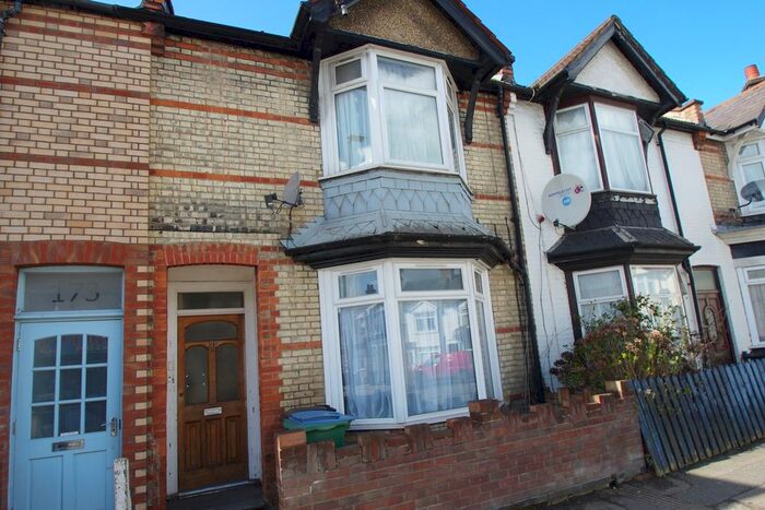 1 Bedroom Flat To Rent In Leavesden Road, Watford, WD24