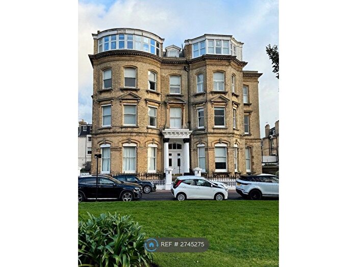 1 Bedroom Flat To Rent In Grand Avenue, Hove, BN3