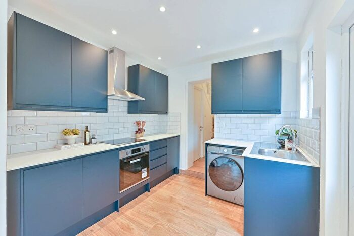 3 Bedroom Terraced House For Sale In Grange Park Road, Thornton Heath, CR7