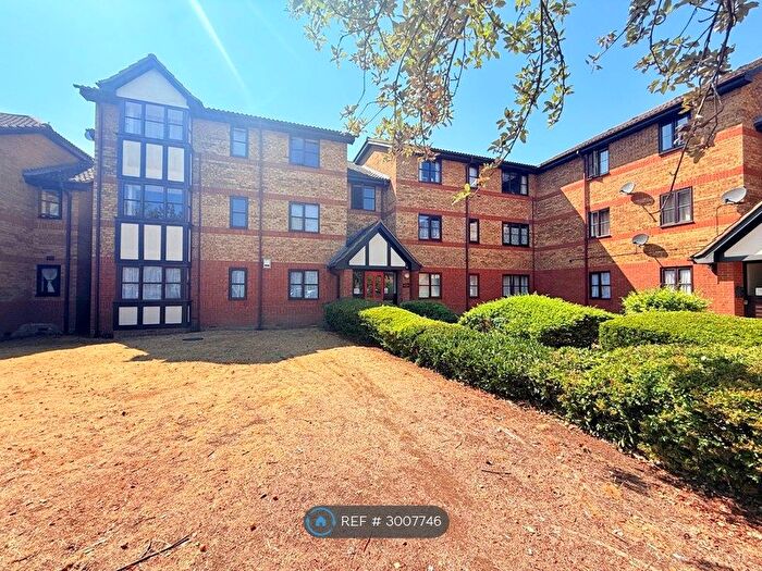 1 Bedroom Flat To Rent In Redwood Grove, Bedford, MK42