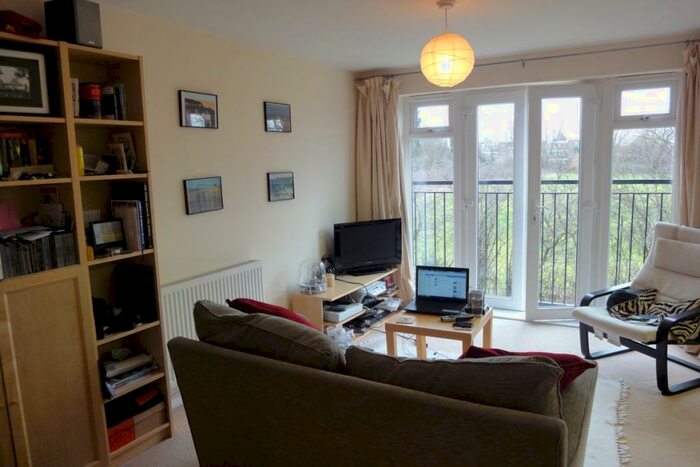 1 Bedroom Flat To Rent In Park Lodge, Harrow, HA1