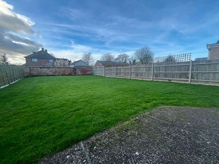 2 Bedroom Bungalow To Rent In Saxon Gardens, Caister-On-Sea, Great Yarmouth, NR30
