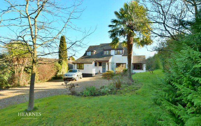 3 Bedroom Detached House For Sale In Gaunts Common, Wimborne, Dorset, BH21