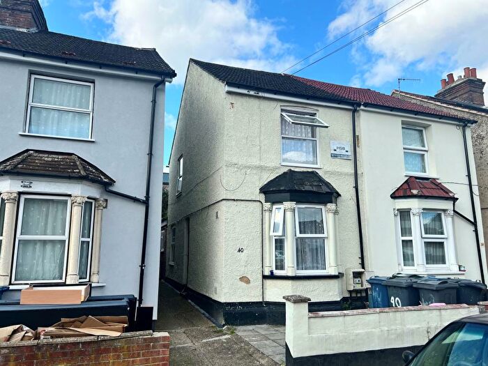 3 Bedroom Semi-Detached House To Rent In Lindsay Avenue, High Wycombe, HP12